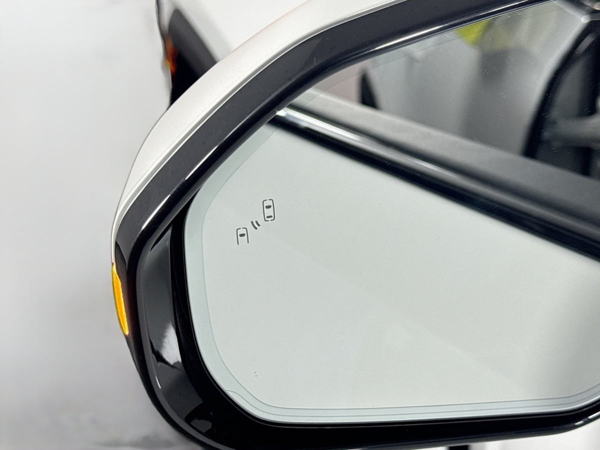 2024 Rivian R1S Adventure photo 16
