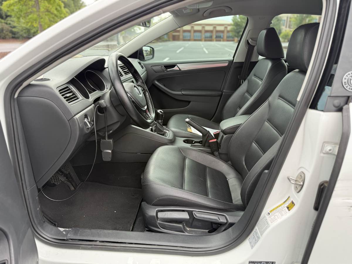 2018 Volkswagen Jetta 1.4T Wolfsburg Edition photo 5