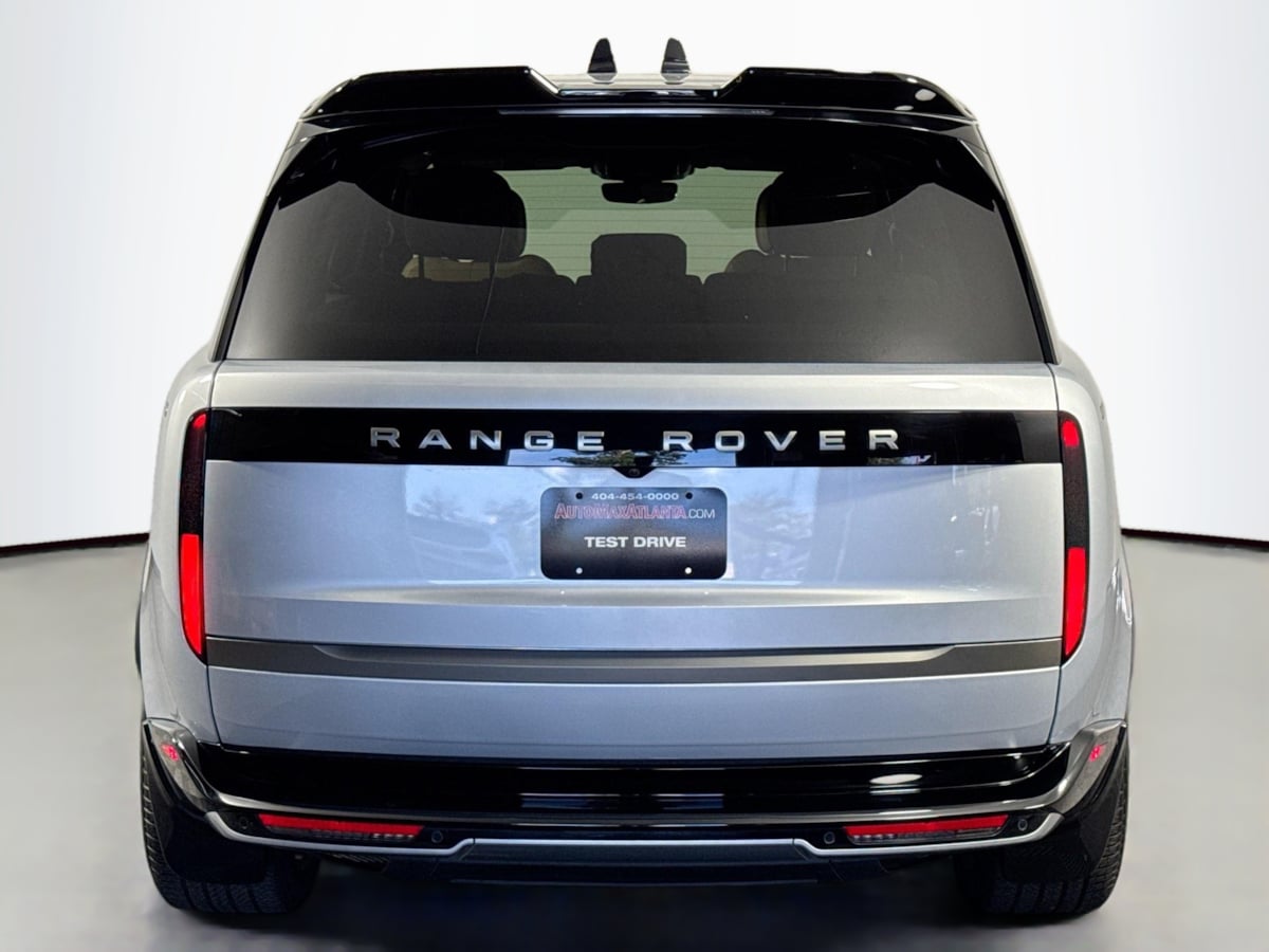 2025 Land Rover Range Rover SE photo 4