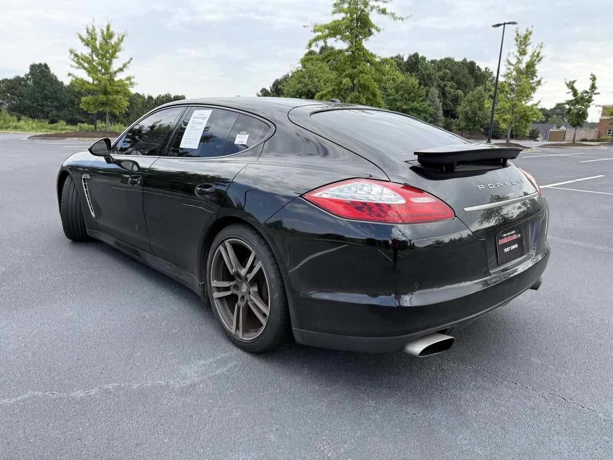 2013 Porsche Panamera Base photo 2