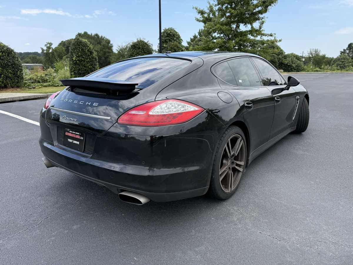 2013 Porsche Panamera Base photo 3