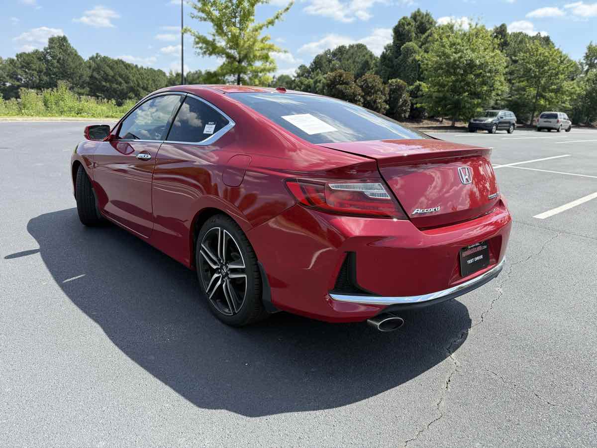 2017 Honda Accord Touring photo 2