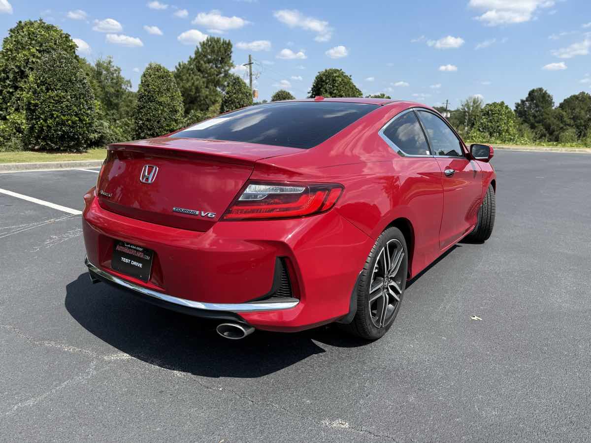 2017 Honda Accord Touring photo 3