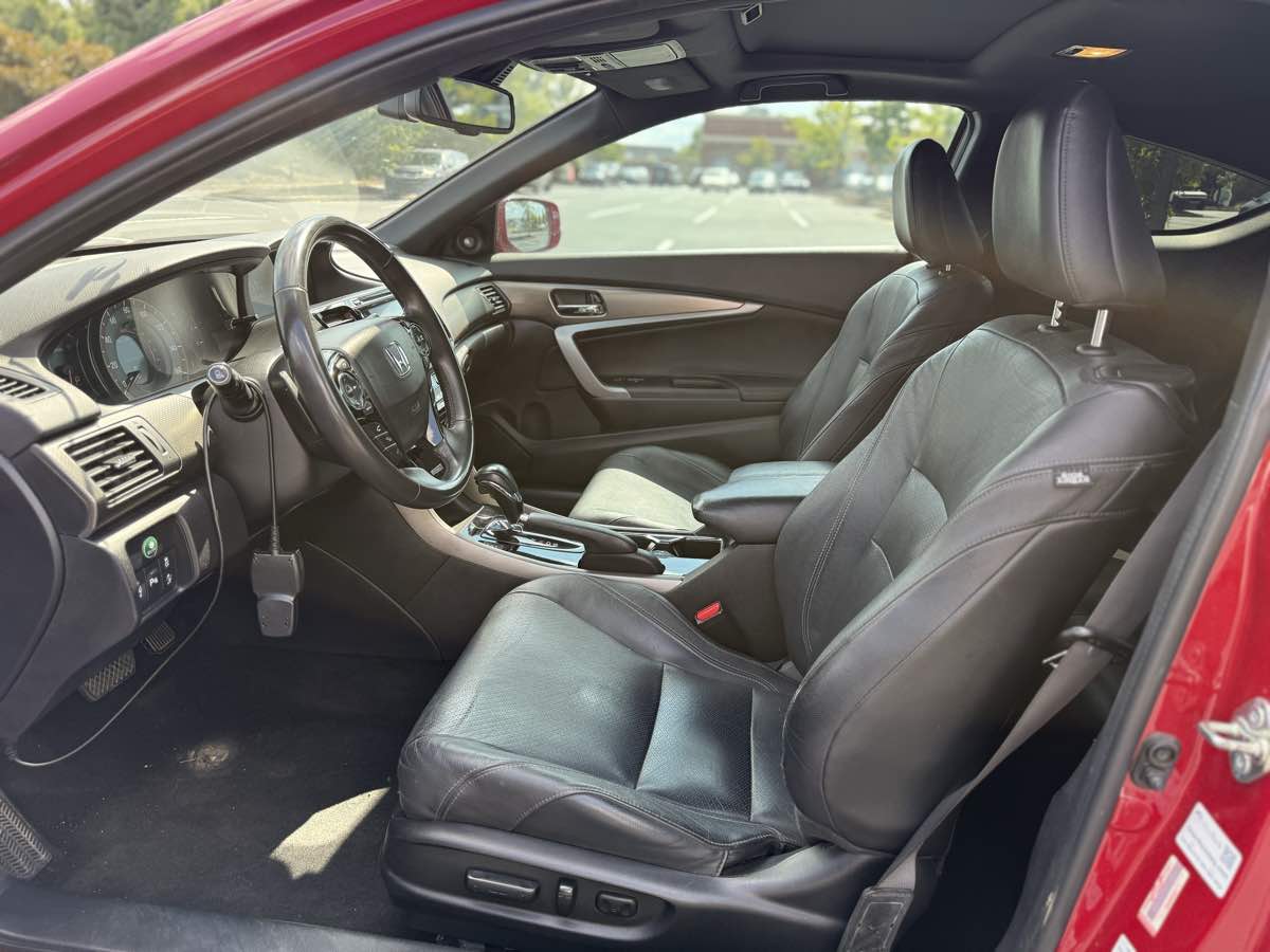 2017 Honda Accord Touring photo 7