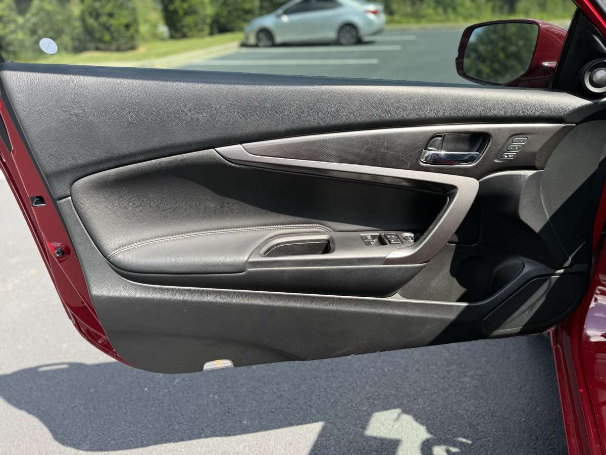 2017 Honda Accord Touring photo 8