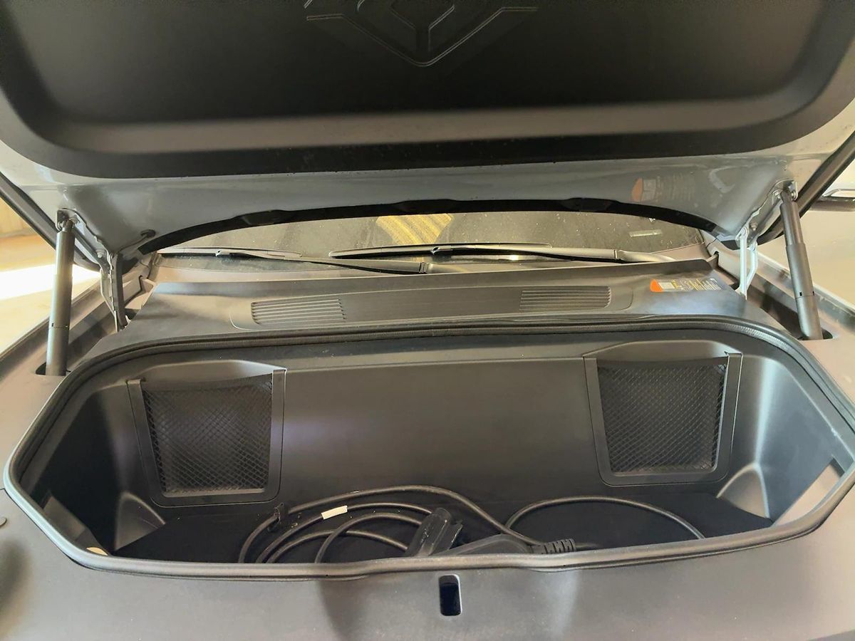 2025 Rivian R1S Adventure photo 13