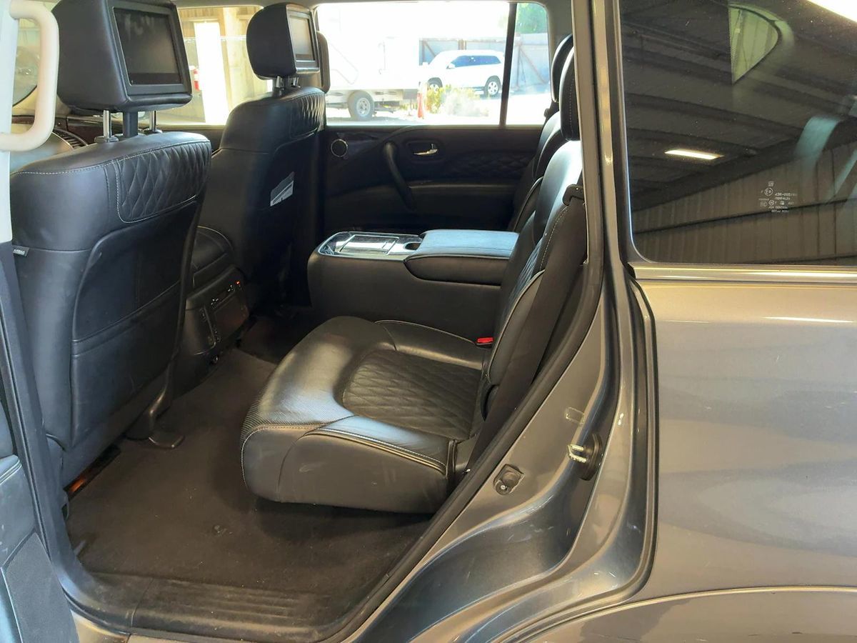2019 Infiniti QX80 Luxe photo 8