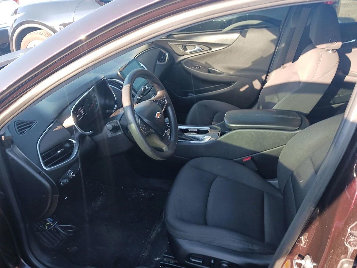 2021 Chevrolet Malibu 1LT photo 3