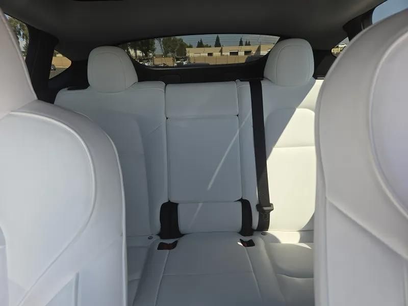 2022 Tesla Model Y Long Range photo 6
