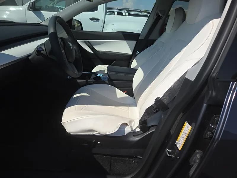 2022 Tesla Model Y Long Range photo 5