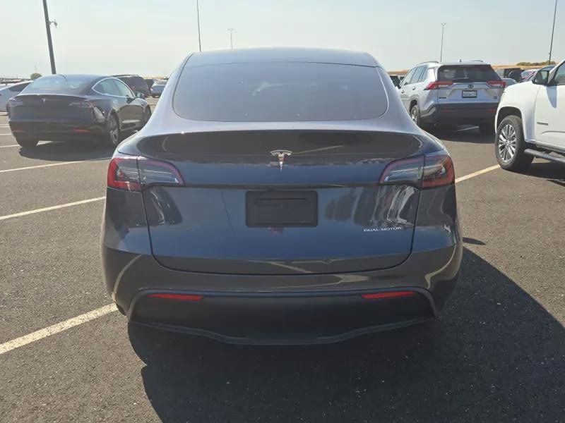 2022 Tesla Model Y Long Range photo 9