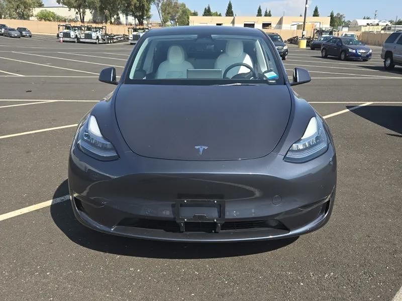 2022 Tesla Model Y Long Range photo 2