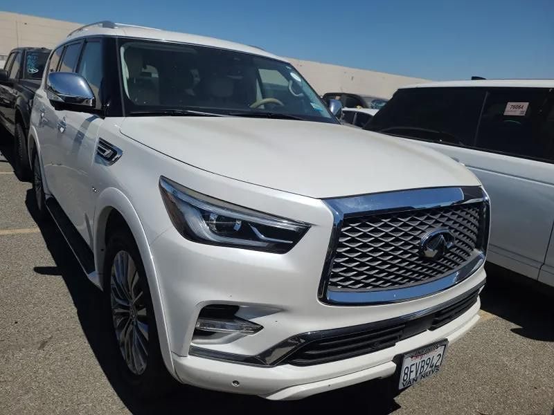 2019 Infiniti QX80 Luxe photo 2