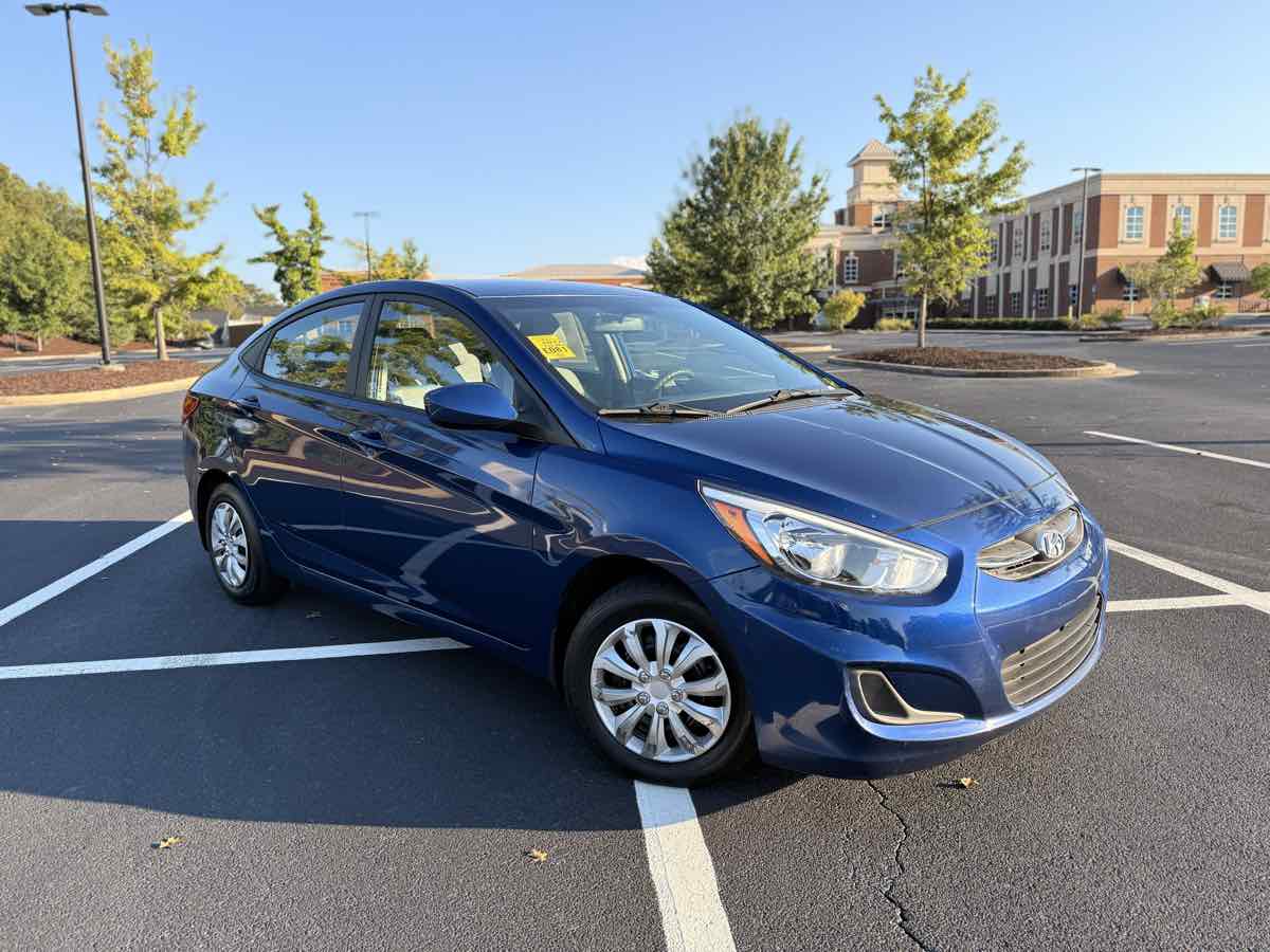 2017 Hyundai Accent SE photo 4