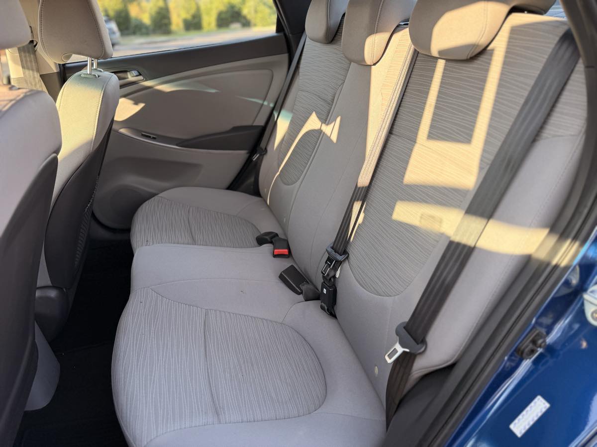 2017 Hyundai Accent SE photo 9