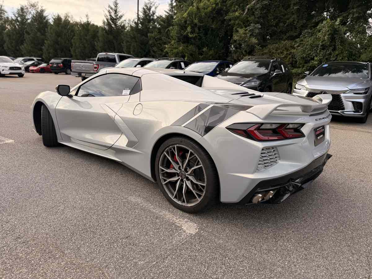 2023 Chevrolet Corvette 3LT photo 2