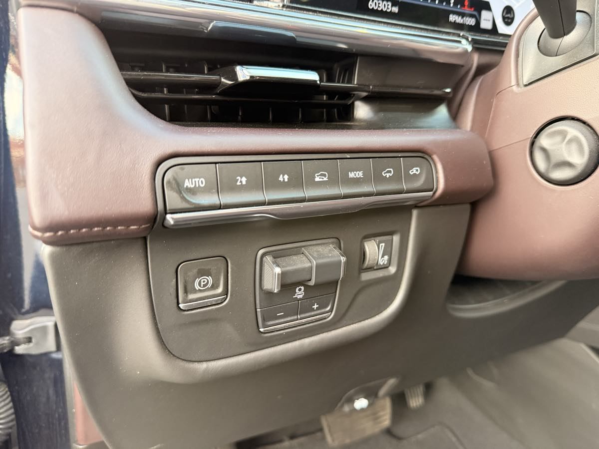 2021 Cadillac Escalade Sport Platinum photo 11