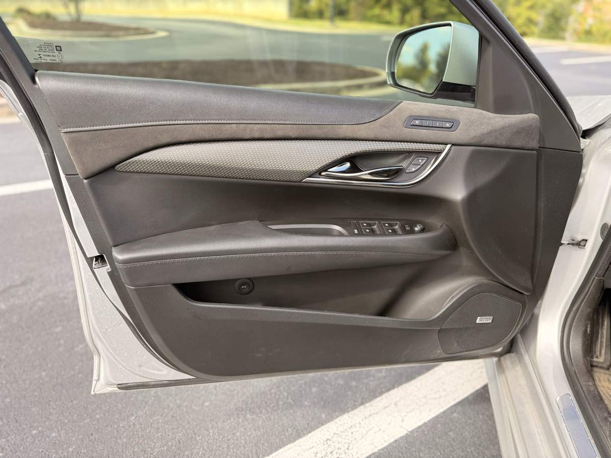 2017 Cadillac ATS V Luxury photo 9