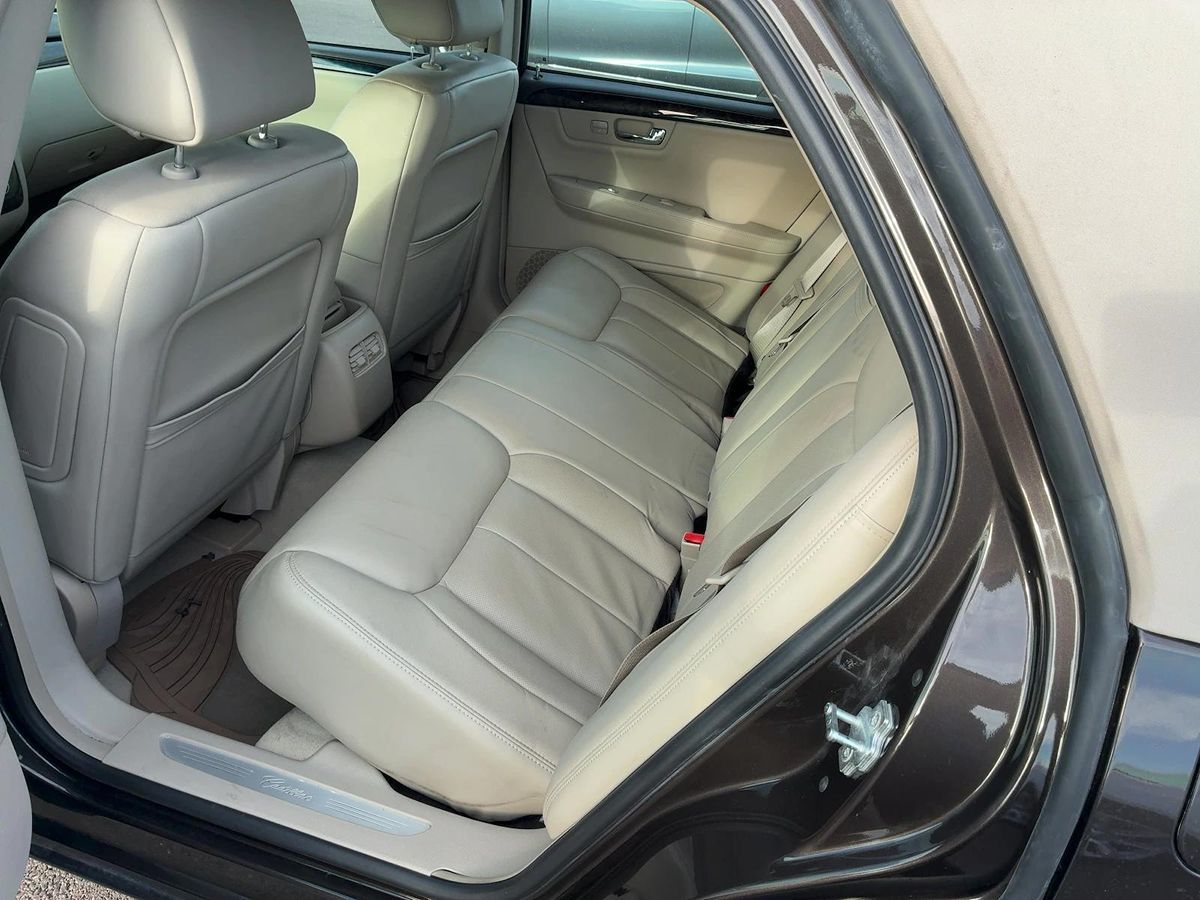 2008 Cadillac DTS Luxury photo 6