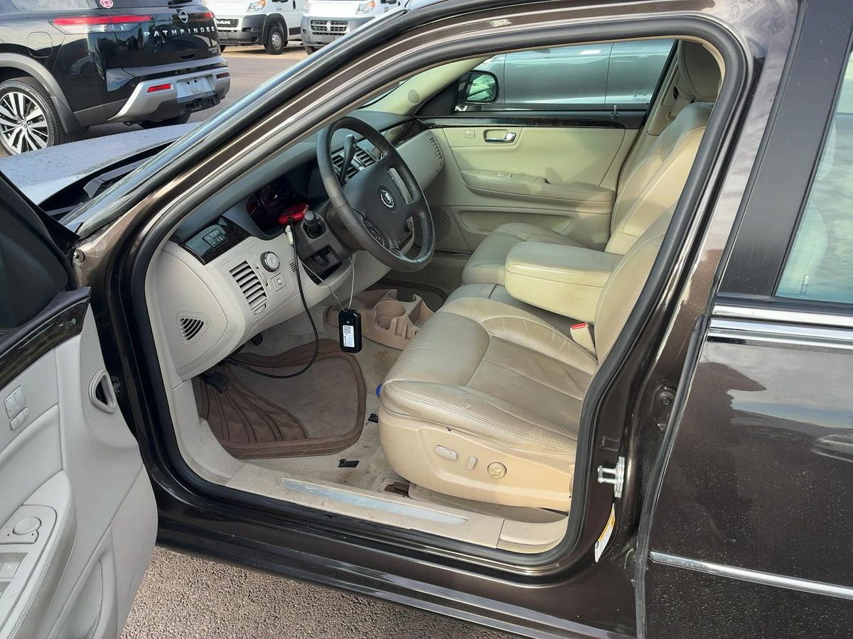 2008 Cadillac DTS Luxury photo 5