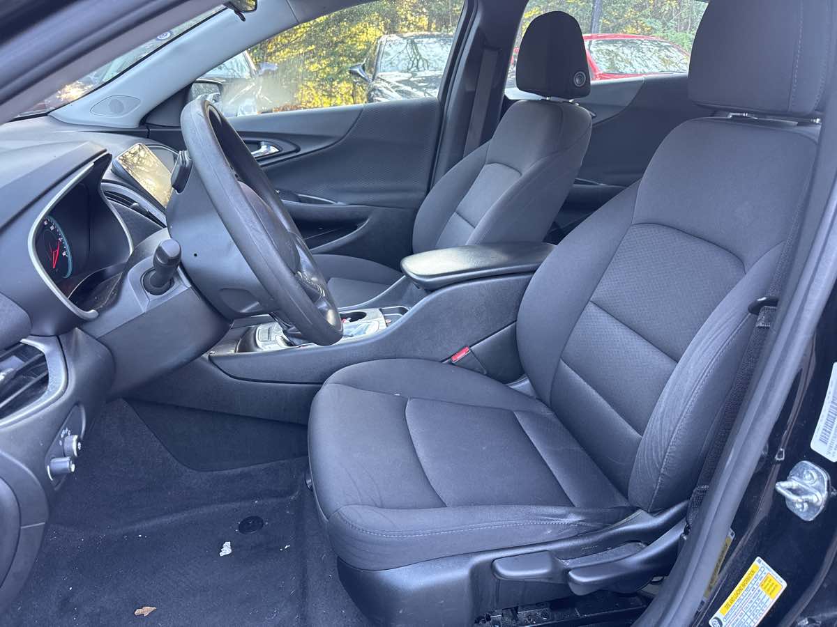 2020 Chevrolet Malibu LS photo 5