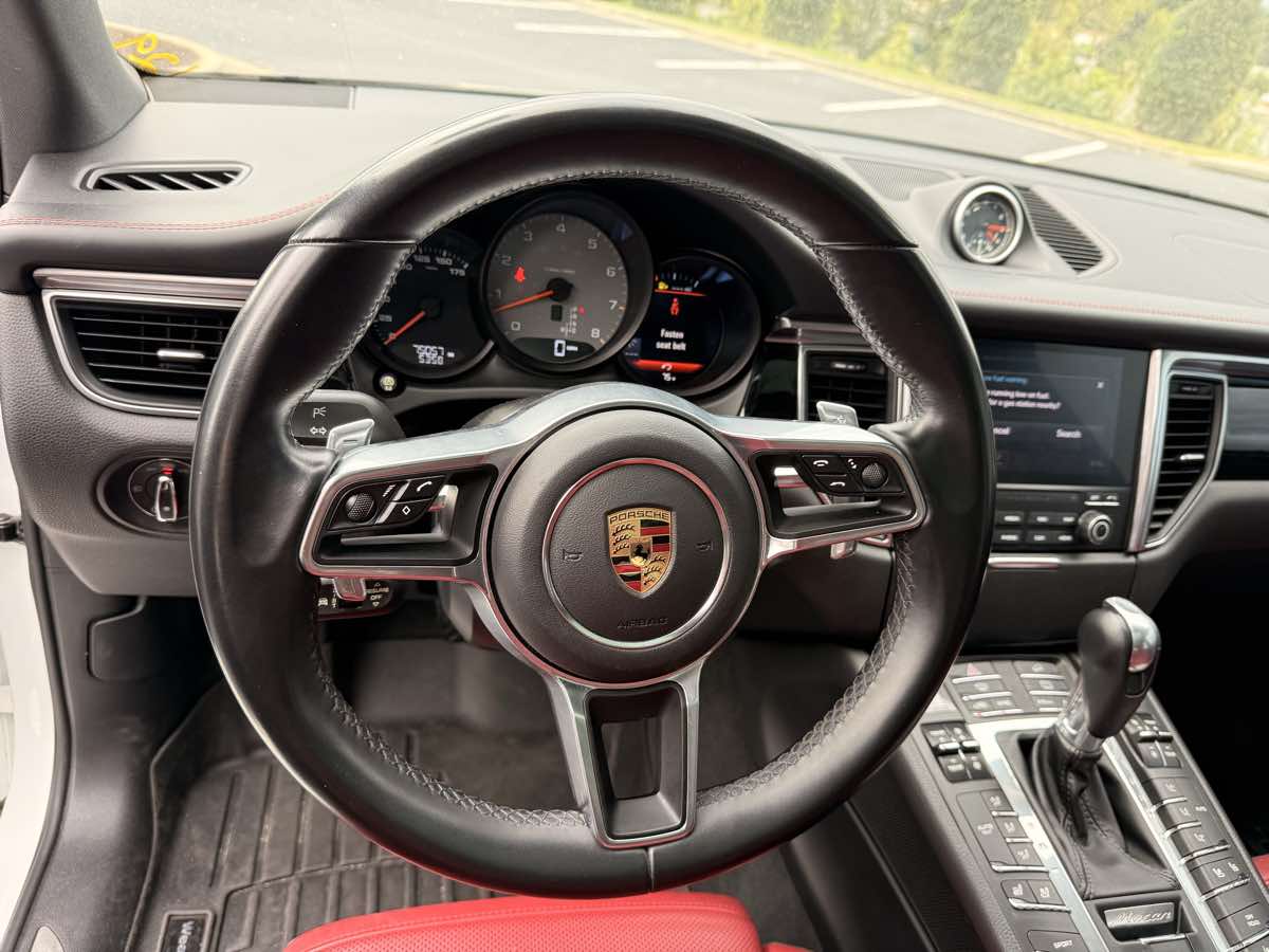 2018 Porsche Macan S photo 13