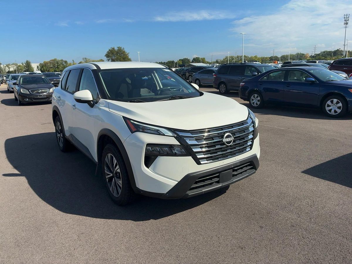 2023 Nissan Rogue SV photo 2