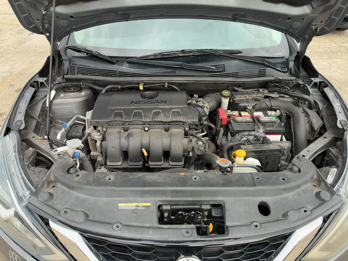 2016 Nissan Sentra S photo 12
