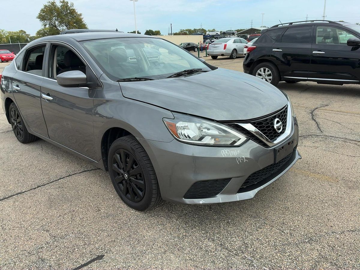 2016 Nissan Sentra S photo 3