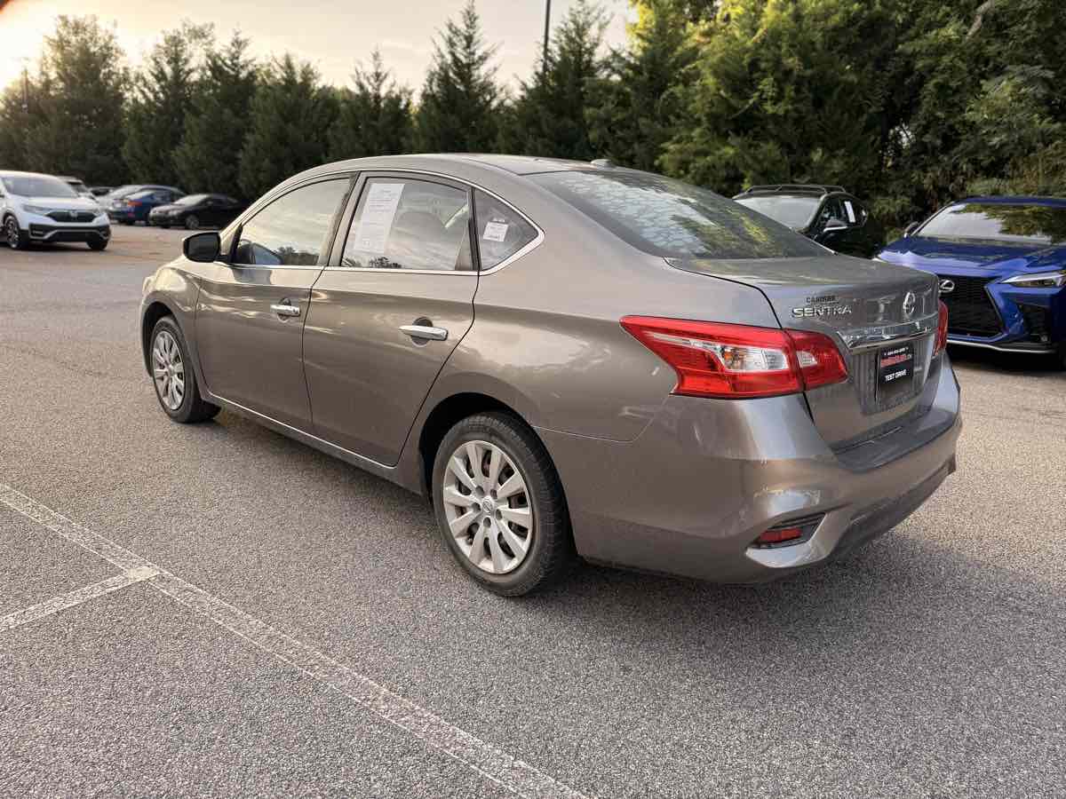 2016 Nissan Sentra S photo 2