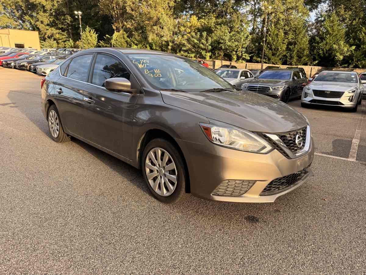 2016 Nissan Sentra S photo 4