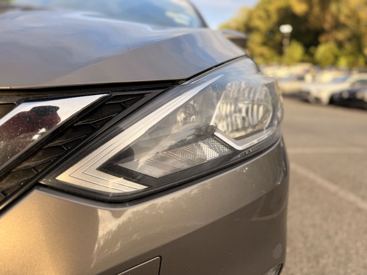 2016 Nissan Sentra S photo 5