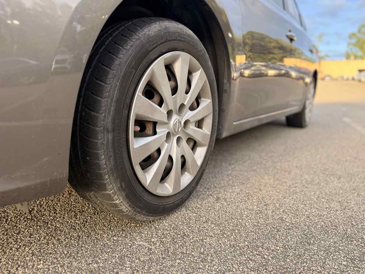 2016 Nissan Sentra S photo 6