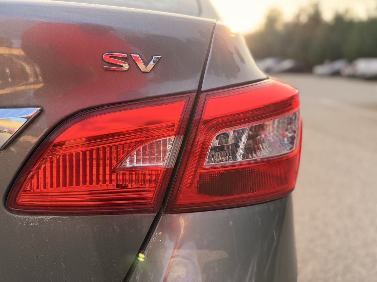 2016 Nissan Sentra S photo 7
