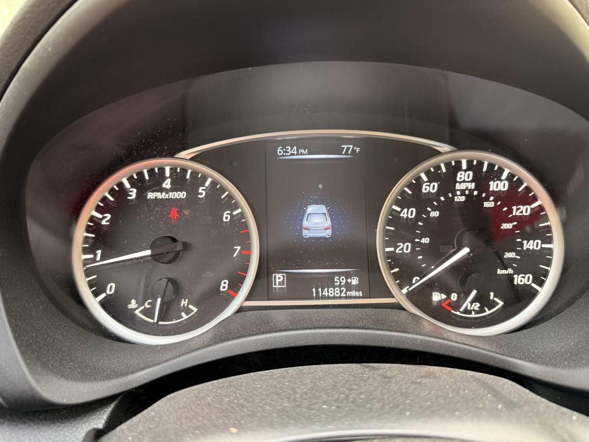 2016 Nissan Sentra S photo 14
