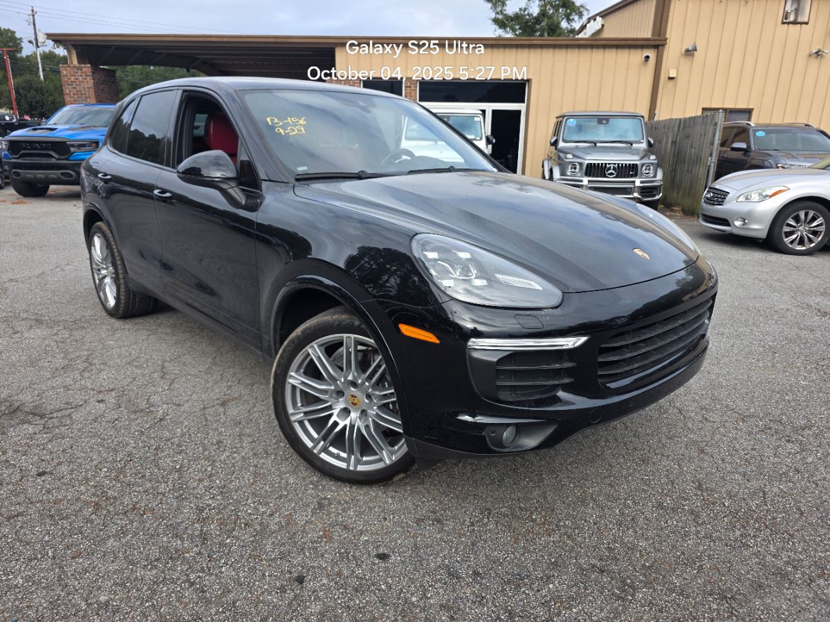 2018 Porsche Cayenne Base Platinum Edition photo 3
