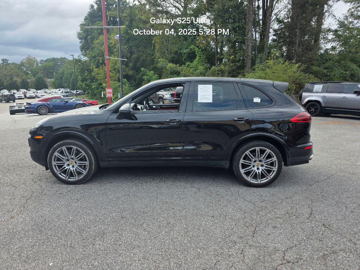 2018 Porsche Cayenne Base Platinum Edition photo 5