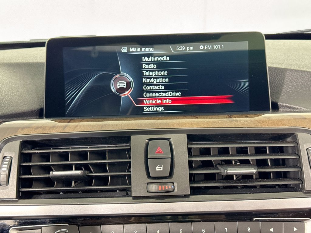 Photo 16 of this BMW 4 Series