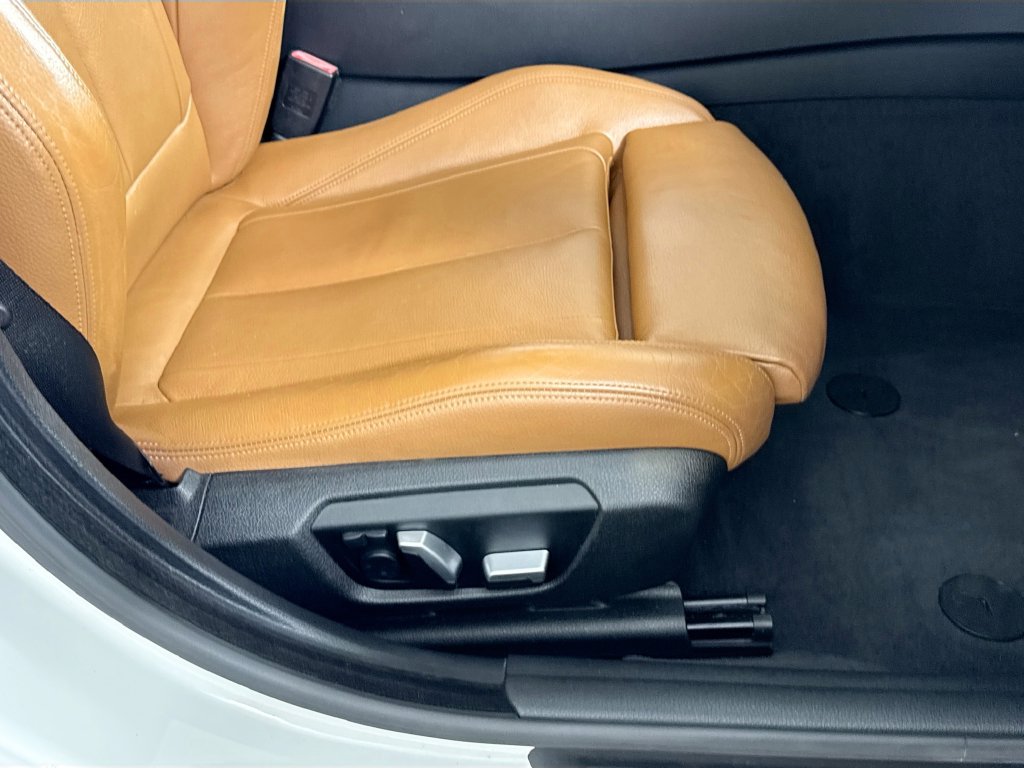 Photo 37 of this BMW 4 Series