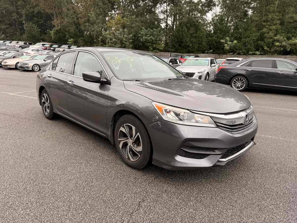 2017 Honda Accord LX photo 4