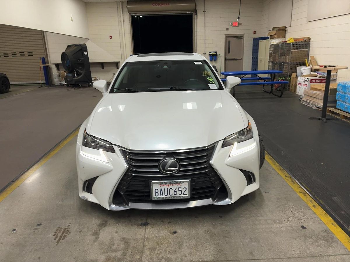 2017 Lexus GS 450h 200t photo 2