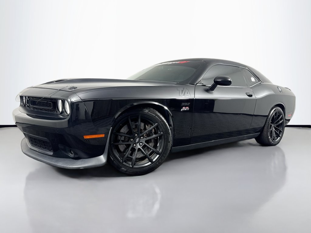 Dodge Challenger photo 2