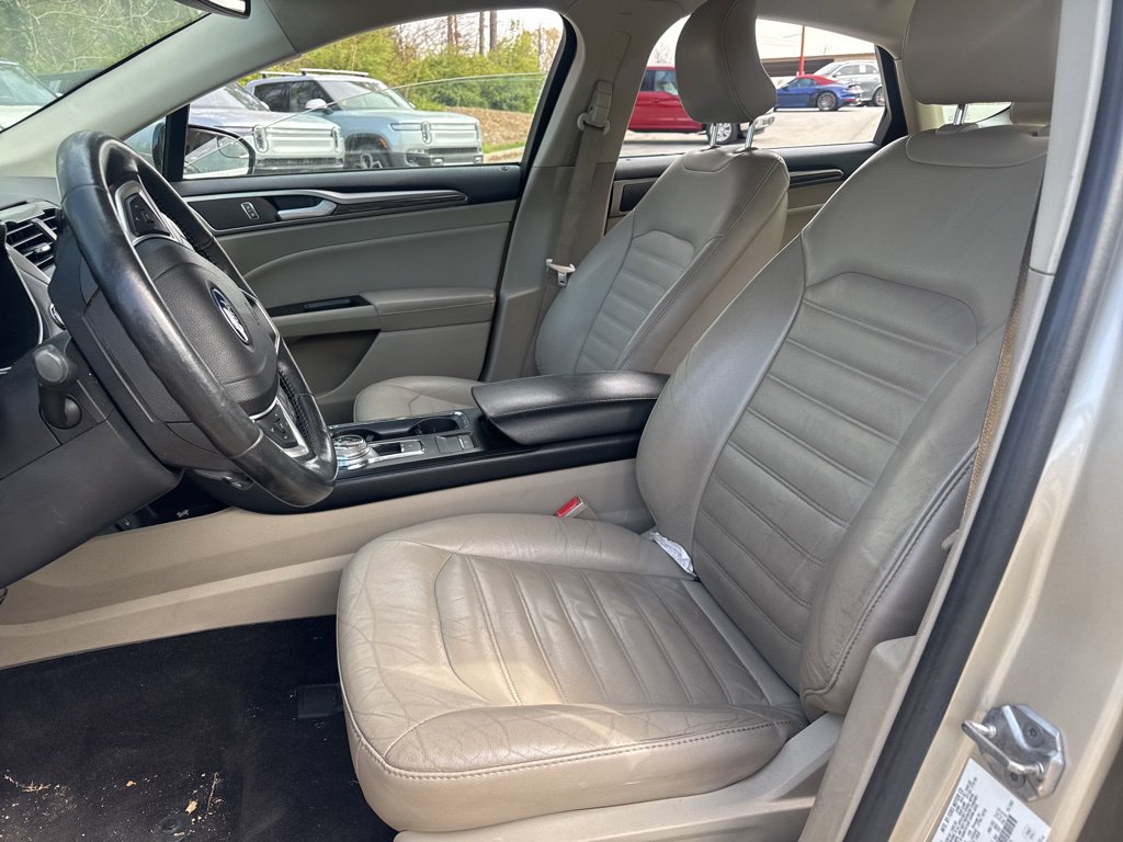 Ford Fusion photo 6