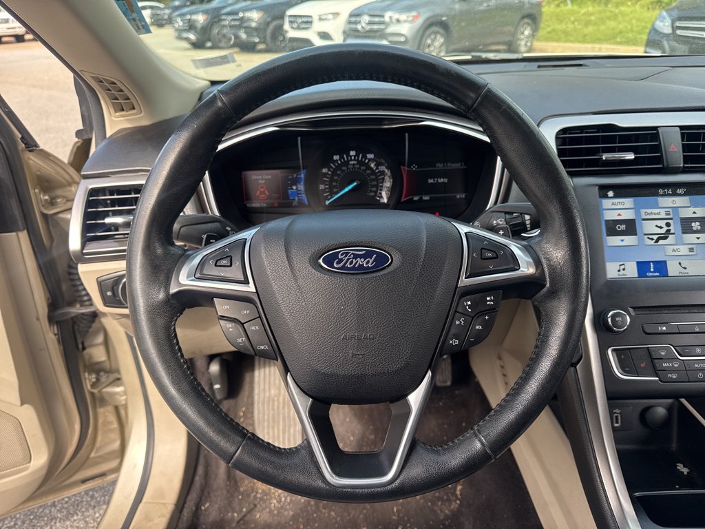Ford Fusion photo 11