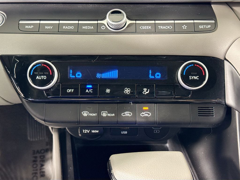 Hyundai Elantra photo 17