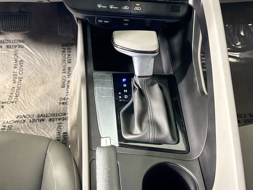 Hyundai Elantra photo 20