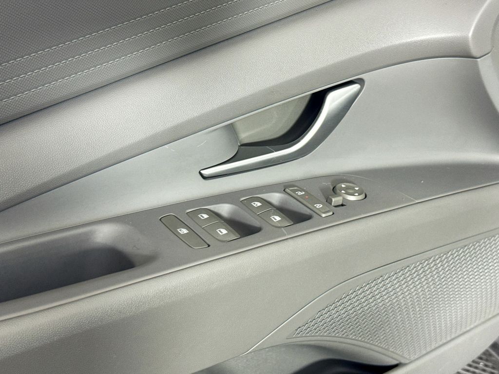 Hyundai Elantra photo 22
