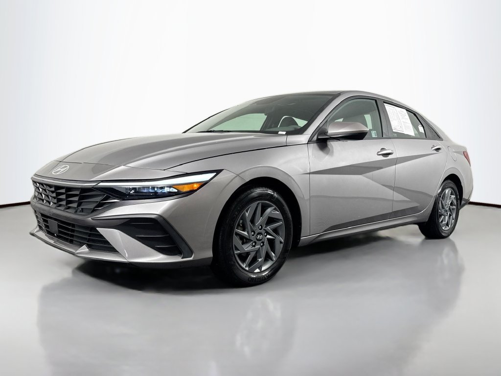 Hyundai Elantra photo 40