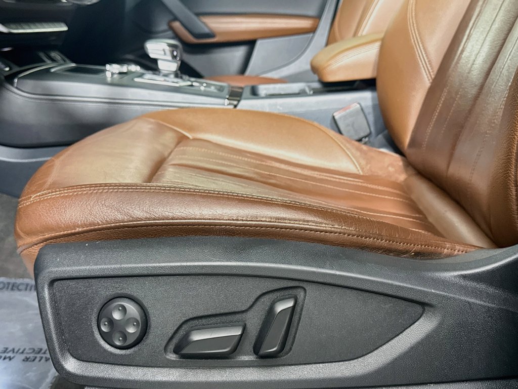 Photo 25 of this Audi Q5