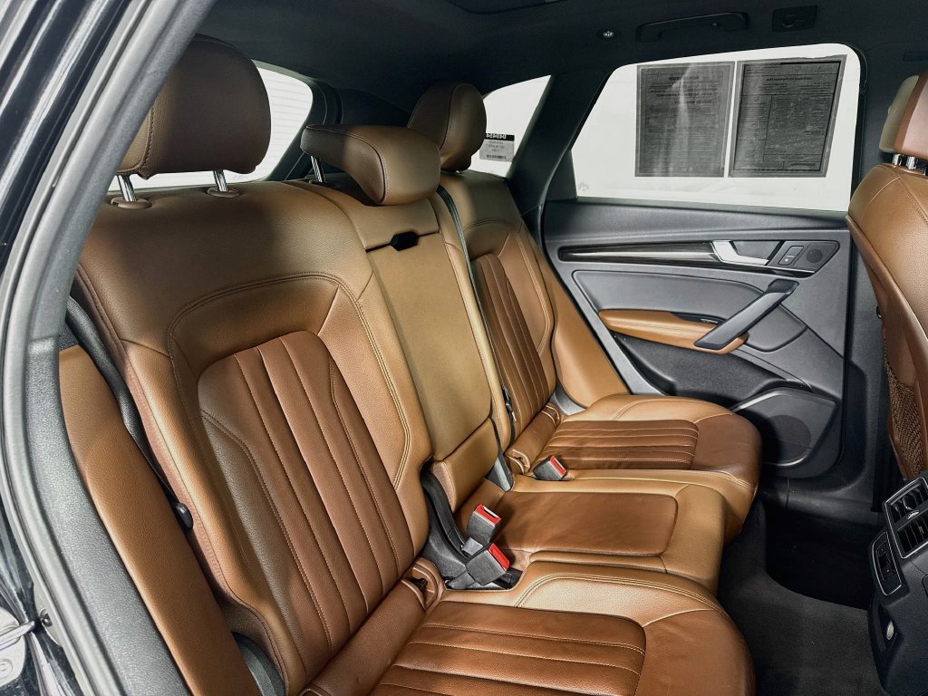 Photo 36 of this Audi Q5